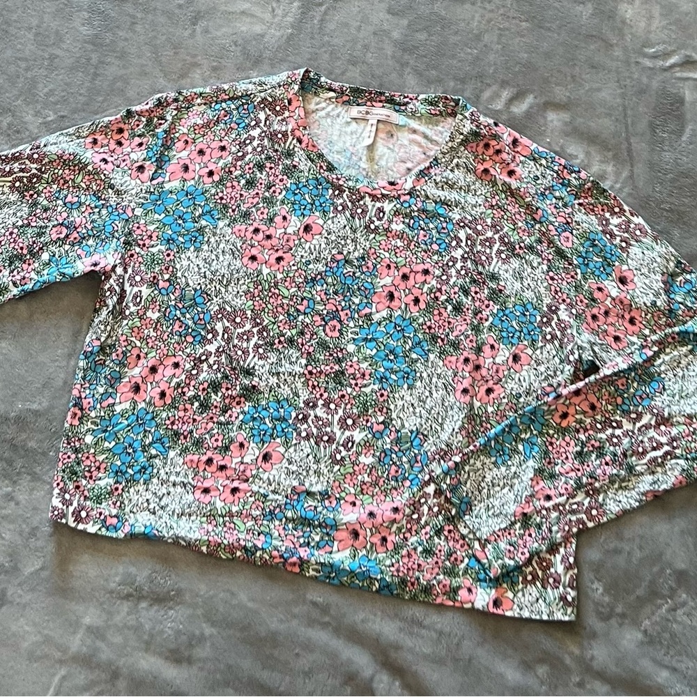 Cropped floral t-shirt